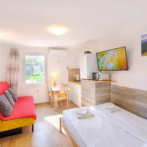 New With Aircon & Free Parking Appartamento Lubiana